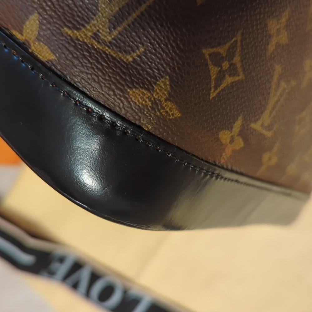 Louis Vuitton Alma Bag🔥🔥🔥 - Picture 4 of 14